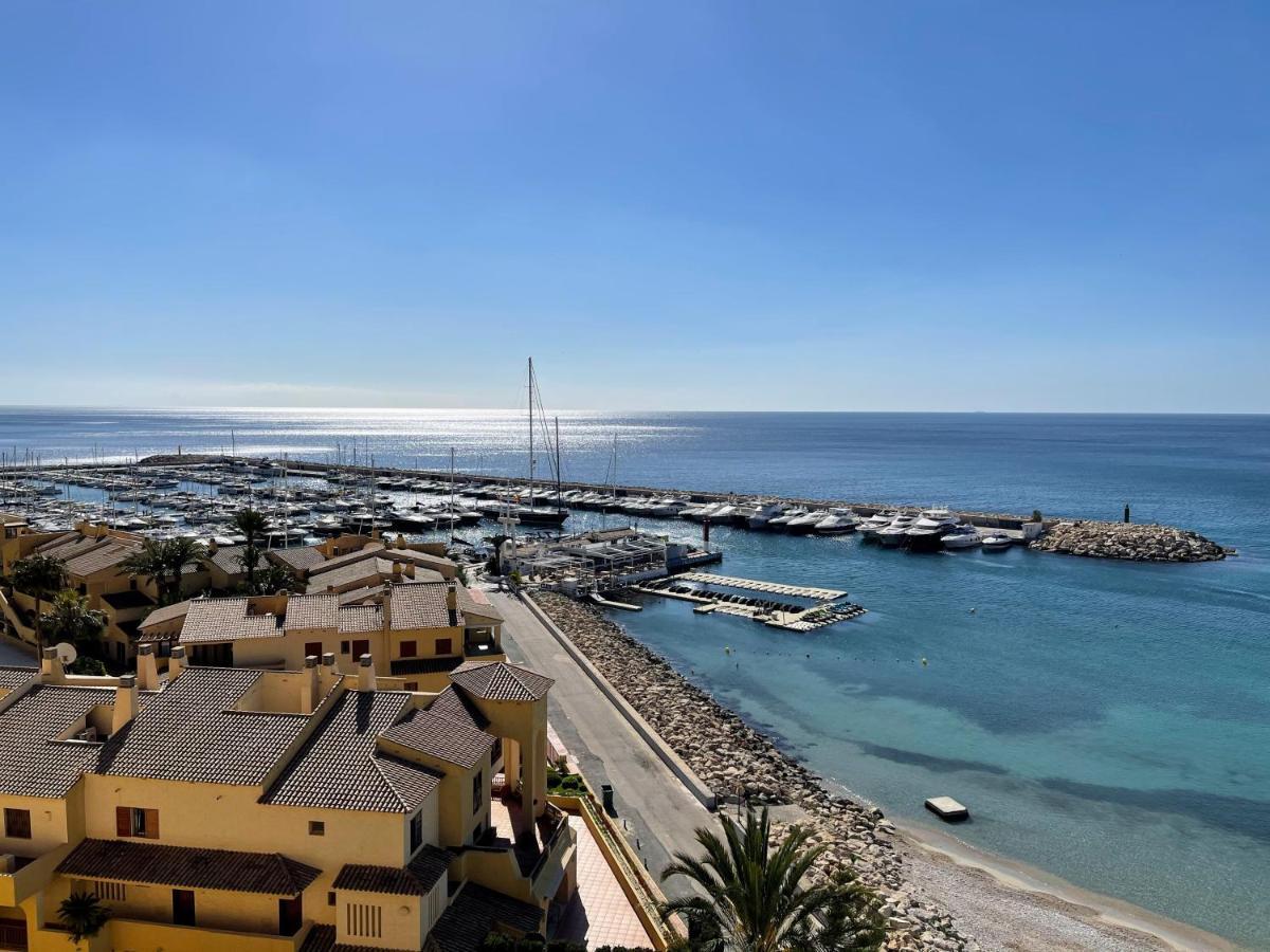 אלתיאה Sunrise Beachfront Apartment By The Marina מראה חיצוני תמונה