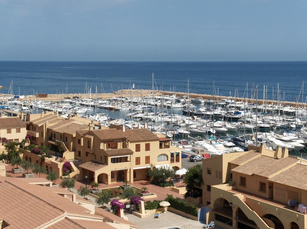 אלתיאה Sunrise Beachfront Apartment By The Marina מראה חיצוני תמונה